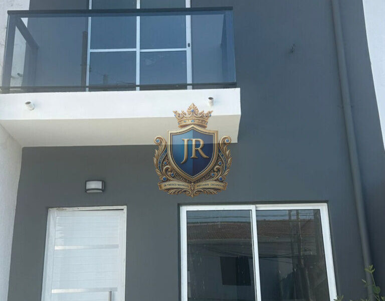Sobrado Reformado com Suíte e Espaço para Área Gourmet